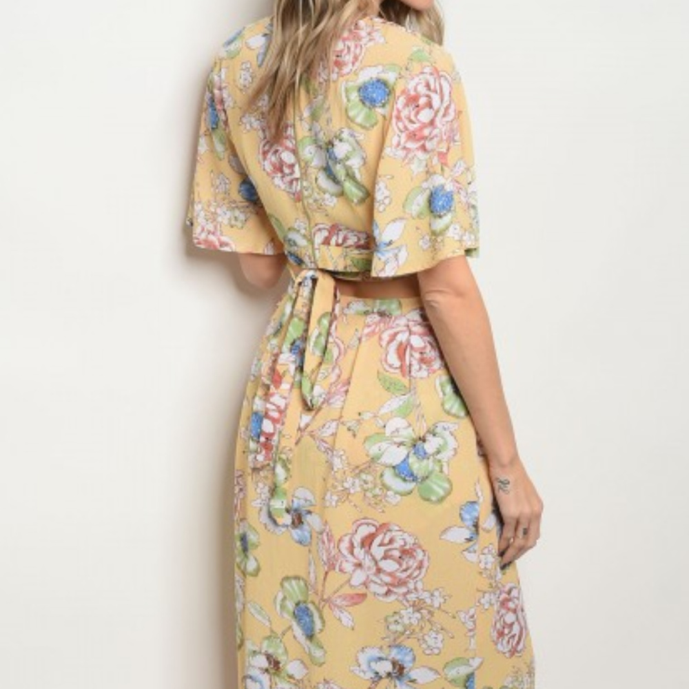 MUSTARD FLORAL TOP & STATEMENT SHORT SET - Picture 4 of 6